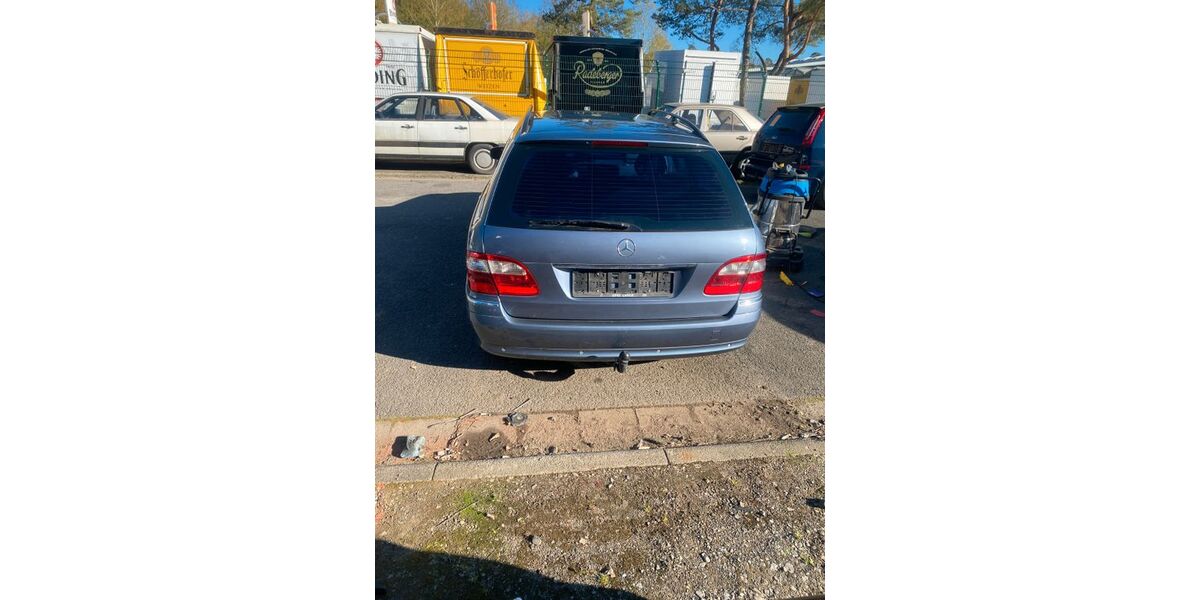 Mercedes-Benz E 320 305.000 km 2.500 &euro; Hanau 63457