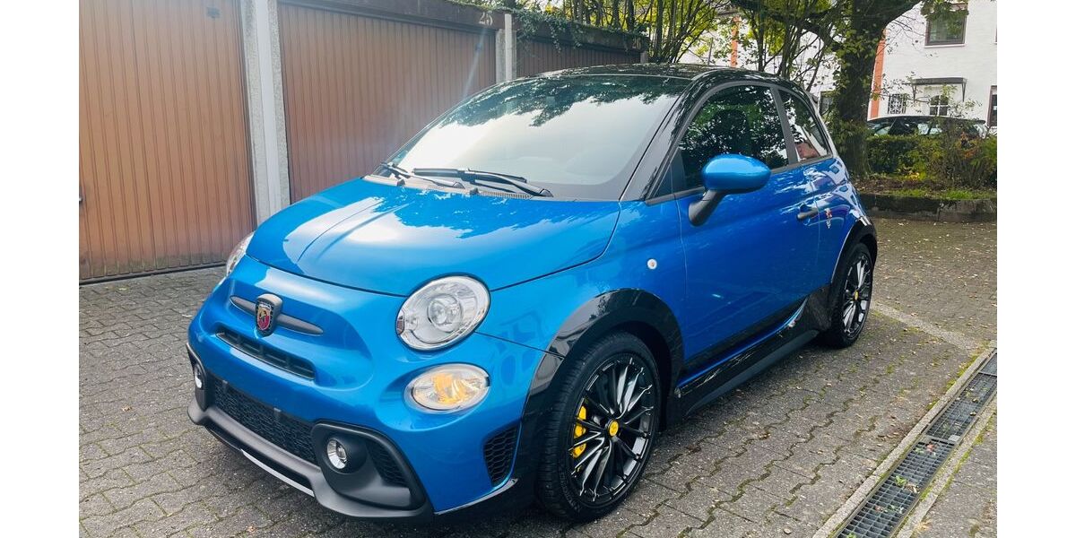 Abarth 695 5.611 km 32.695 &euro; Obertshausen 63179
