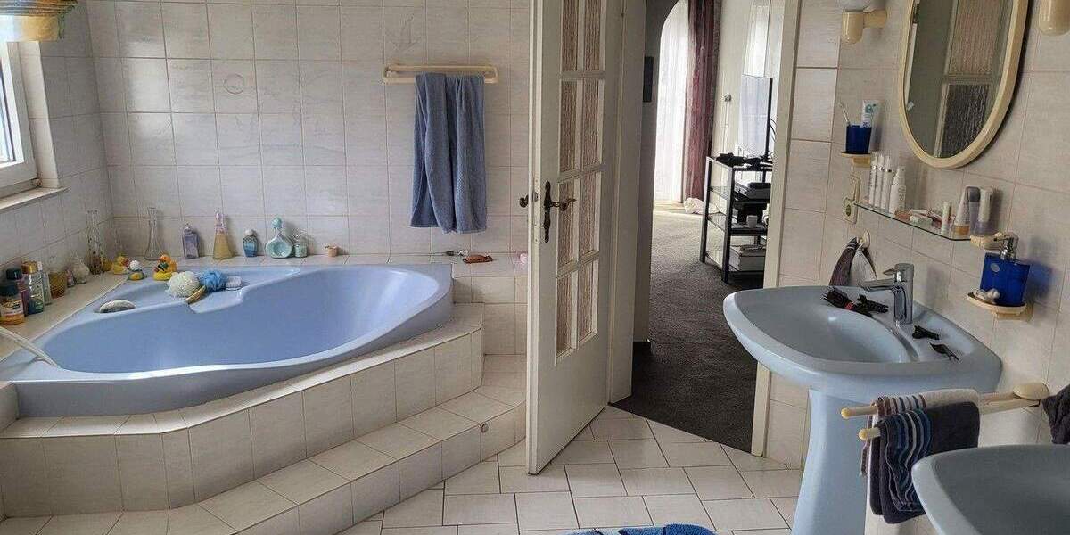 Einfamilienhaus Hasselroth Neuenhaßlau - 4 Zimmer, 159 m&sup2;, 630.000&euro; | Angebot:25657426