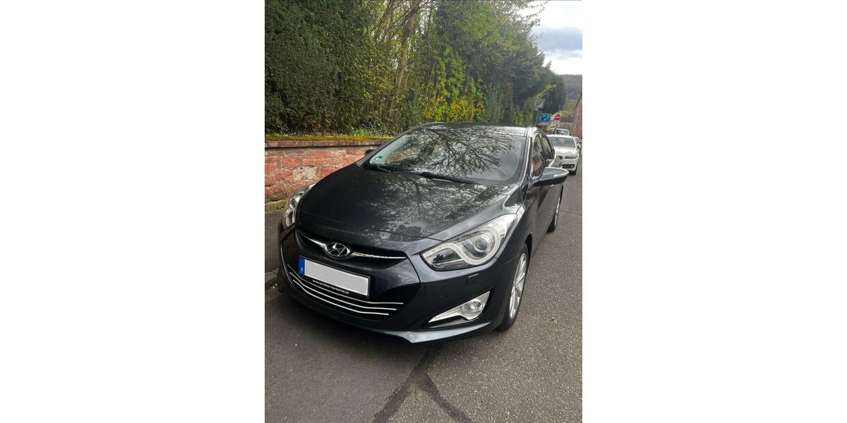 Hyundai i40 126.000 km 9.000 &euro; Hösbach 63768