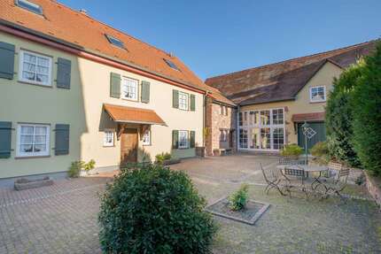 Haus Dietzenbach - 8 Zimmer, 405 m&sup2;, 1.100.000&euro; | Angebot:24459129