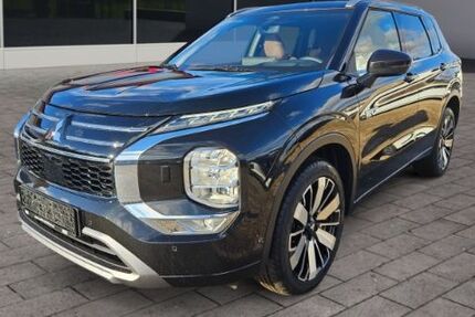 Mitsubishi Plug-in Hybrid Outlander 5.350 km 44.190 &euro; Obernburg 63785