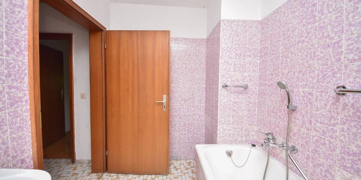 Einfamilienhaus Laufach Hain - 7 Zimmer, 120 m&sup2;, 345.000&euro; | Angebot:25693332