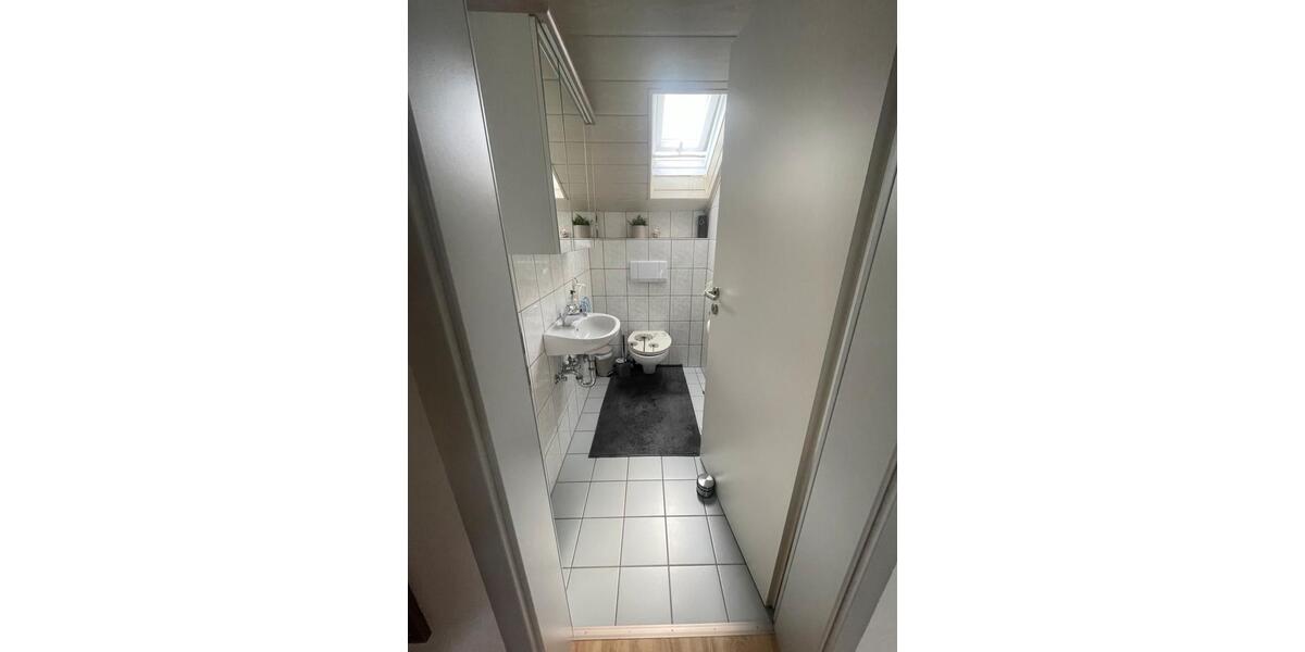 Dachgeschoßwohnung Großwallstadt - 4 Zimmer, 75 m&sup2;, 285.000&euro; | Angebot:27189798