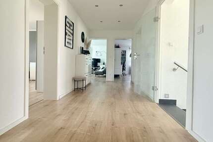 Haus Langenselbold - 9 Zimmer, 250 m&sup2;, 969.000&euro; | Angebot:24651834