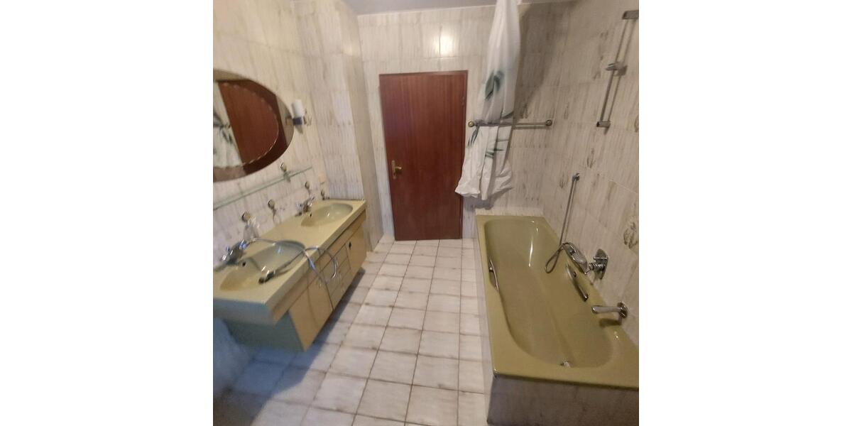 Mehrfamilienhaus, Wohnhaus Obernburg am Main - 11 Zimmer, 760 m&sup2;, 890.000&euro; | Angebot:27096407