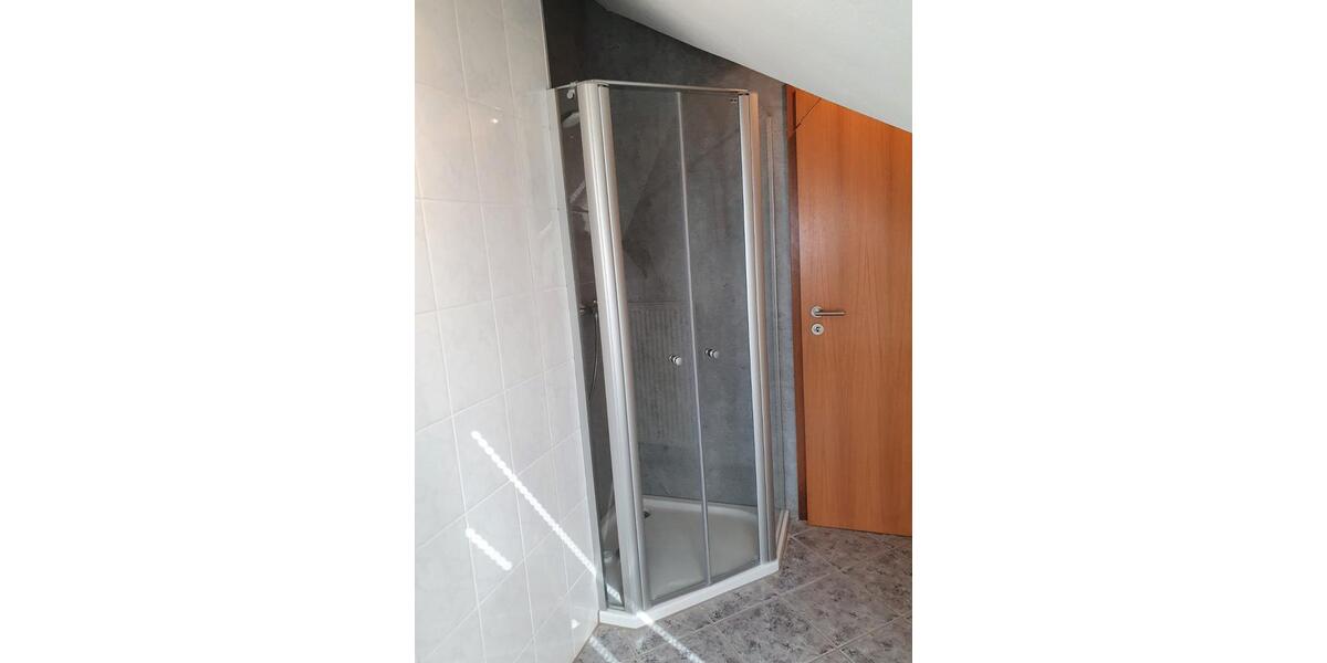 Dachgeschoßwohnung Erlenbach am Main - 3 Zimmer, 74 m&sup2;, 880&euro; | Angebot:24101478