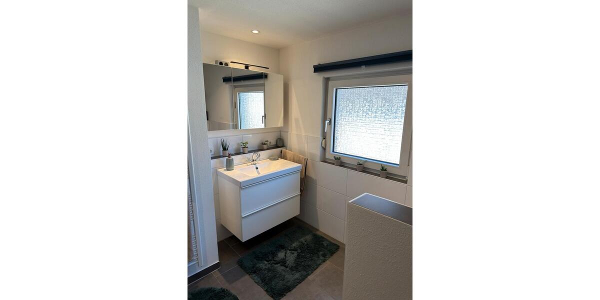 Etagenwohnung Kleinwallstadt - 3 Zimmer, 130 m&sup2;, 1.390&euro; | Angebot:25368790