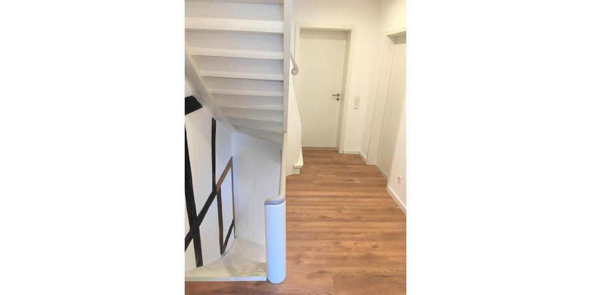 Einfamilienhaus Gründau - 5 Zimmer, 124 m&sup2;, 1.100&euro; | Angebot:26493857