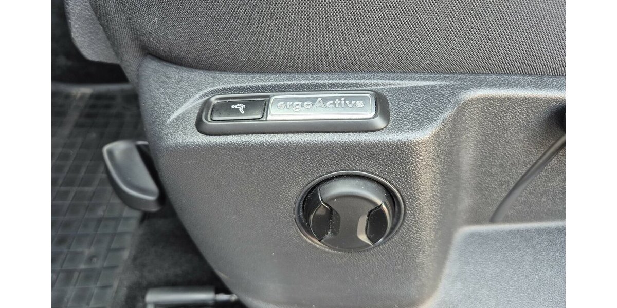 VW Tiguan Highline R-Line DSG, Navigation, LED-Schein 61.222 km 22.790 &euro; Rodgau 63110