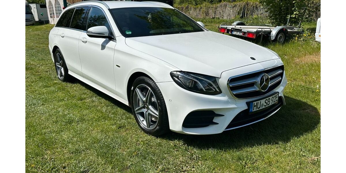 Mercedes-Benz E 300 143.668 km 24.900 &euro; Hanau 63456