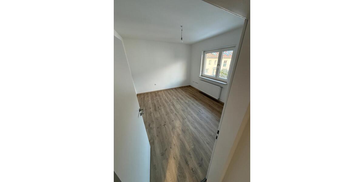 Etagenwohnung Kleinwallstadt - 3 Zimmer, 70 m&sup2;, 900&euro; | Angebot:25103240
