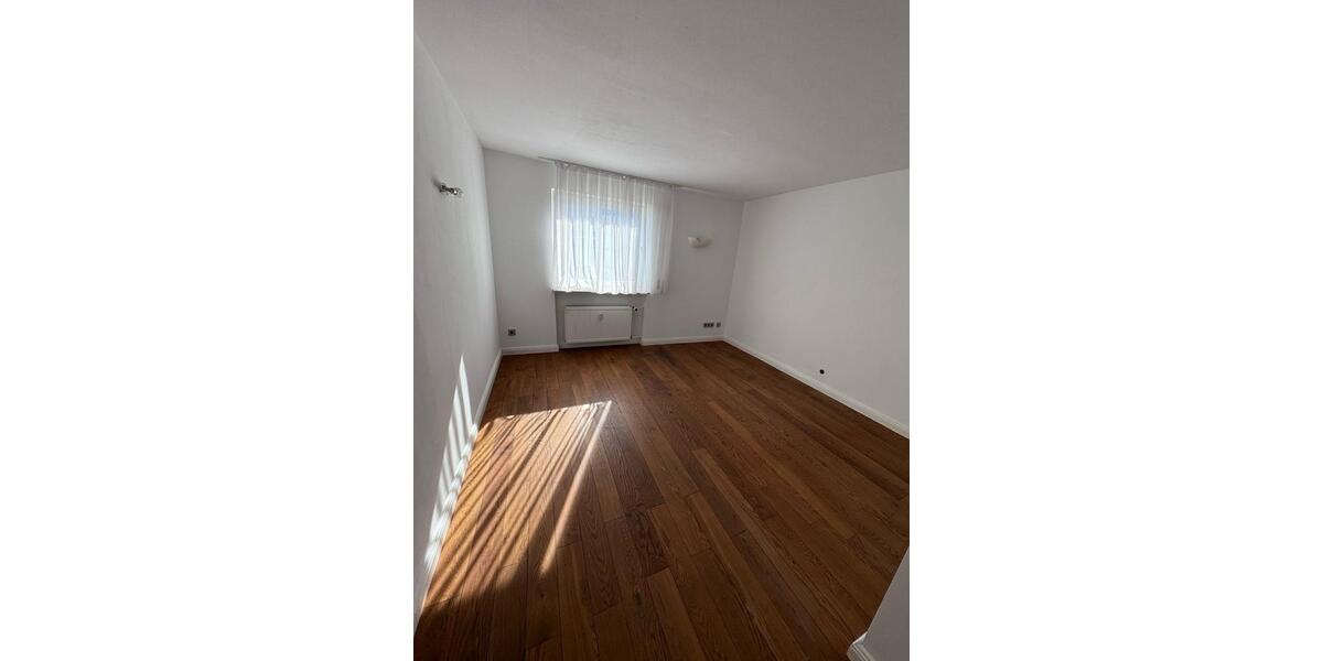 Maisonettenwohnung Dietzenbach - 6 Zimmer, 182 m&sup2;, 2.950&euro; | Angebot:19980319