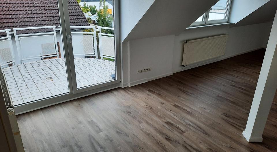 Dachgeschoßwohnung Erlenbach am Main - 3 Zimmer, 72 m&sup2;, 850&euro; | Angebot:25642023