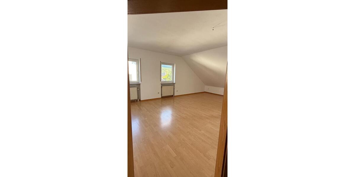 Dachgeschoßwohnung Großwallstadt - 2 Zimmer, 60 m&sup2;, 750&euro; | Angebot:26019894