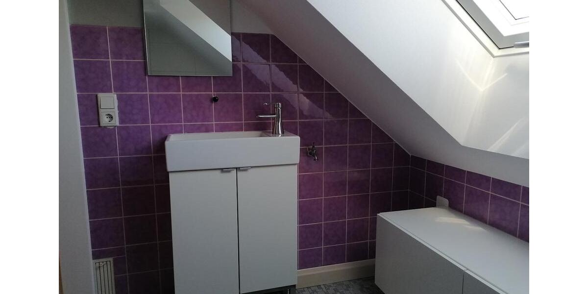 Dachgeschoßwohnung Aschaffenburg Damm - 2 Zimmer, 32 m&sup2;, 365&euro; | Angebot:25080738