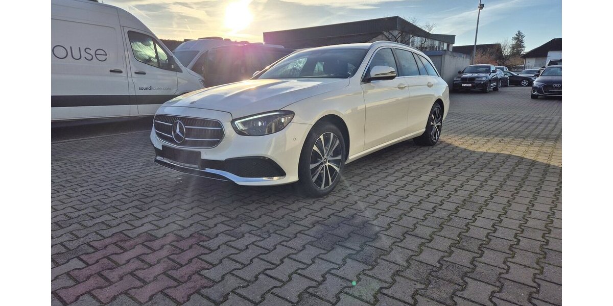 Mercedes-Benz E 300 e T Avantgarde AHK, LED, Rückfahrkamera, App 55.700 km 27.990 &euro; Rodgau 63110