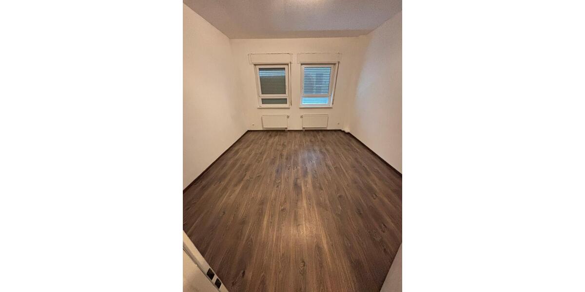 Hochparterre Hanau - 3 Zimmer, 95 m&sup2;, 1.200&euro; | Angebot:26238005