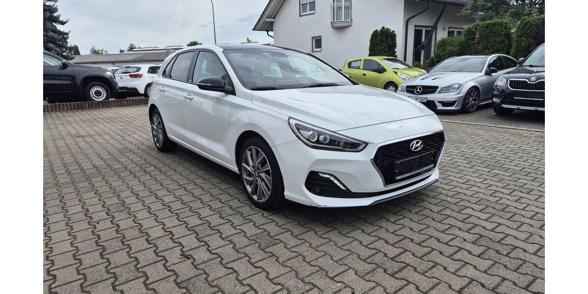 Hyundai i30 85.411 km 14.990 &euro; Rodgau 63110