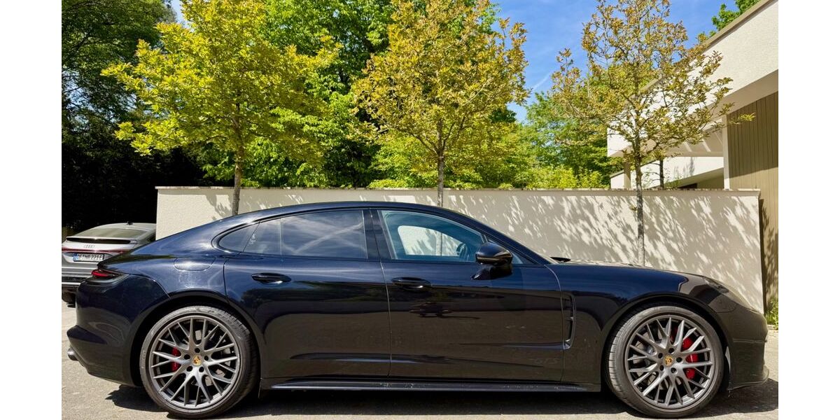 Porsche Panamera 154.500 km 56.400 &euro; Obertshausen 63179