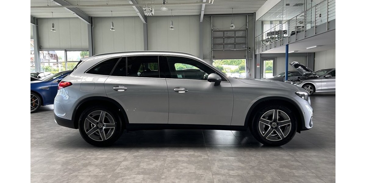 Mercedes-Benz GLC 300 4M AMG PREMIUM + DISTRONIC-PANORAMA-19´´ 8.479 km 58.280 &euro; Groß-Umstadt 64823