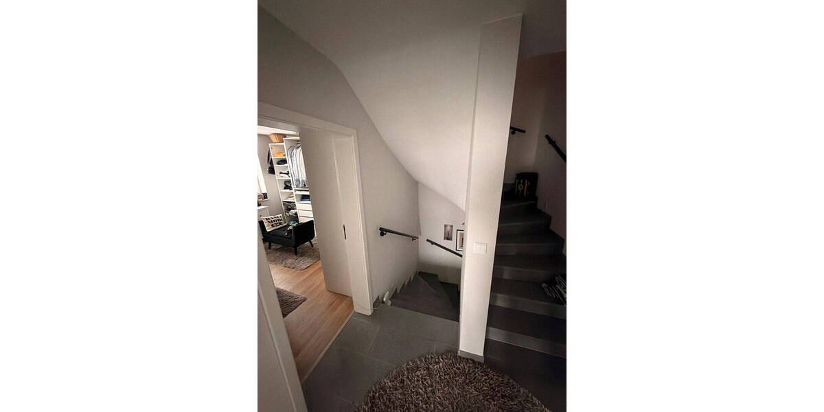 Doppelhaushälfte Bruchköbel - 7 Zimmer, 190 m&sup2;, 2.950&euro; | Angebot:26188724