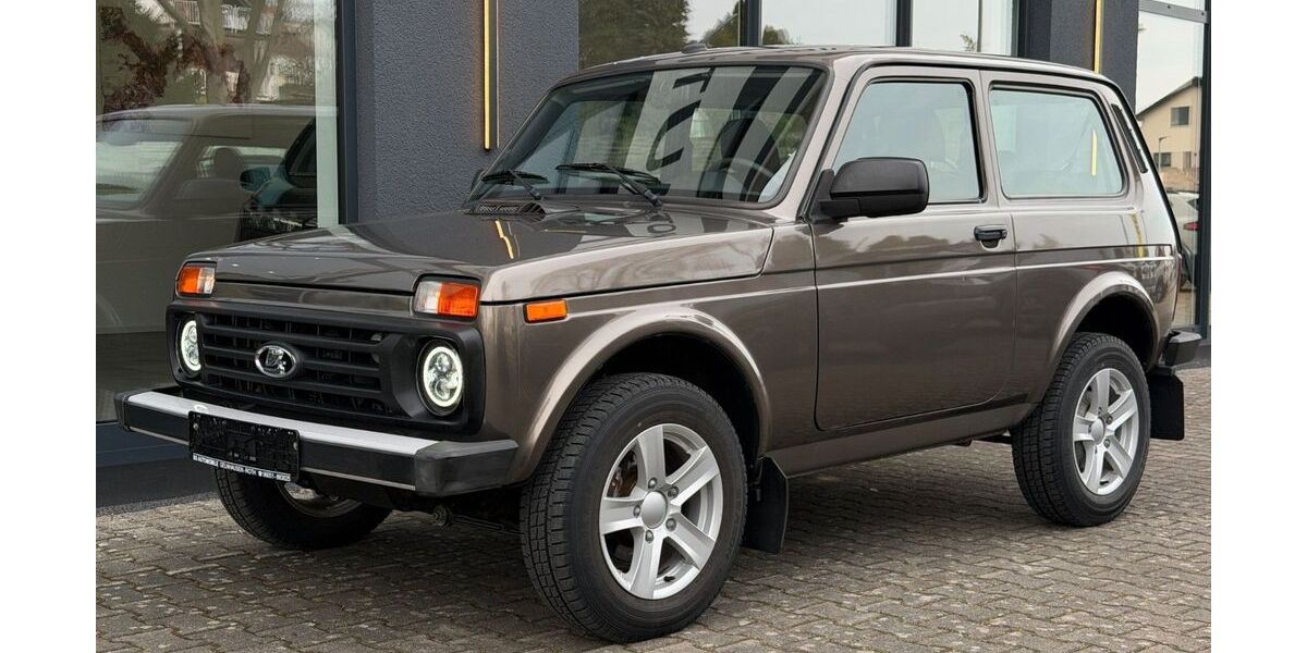 Lada Niva 32.707 km 17.400 &euro; Gelnhausen - Roth 63571