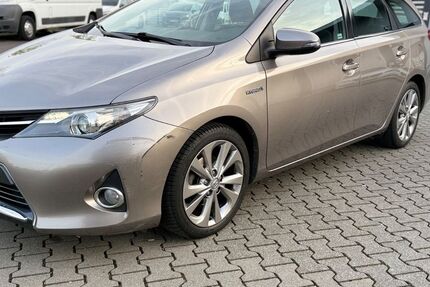 Toyota Auris 146.985 km 7.299 &euro; Hanau 63452