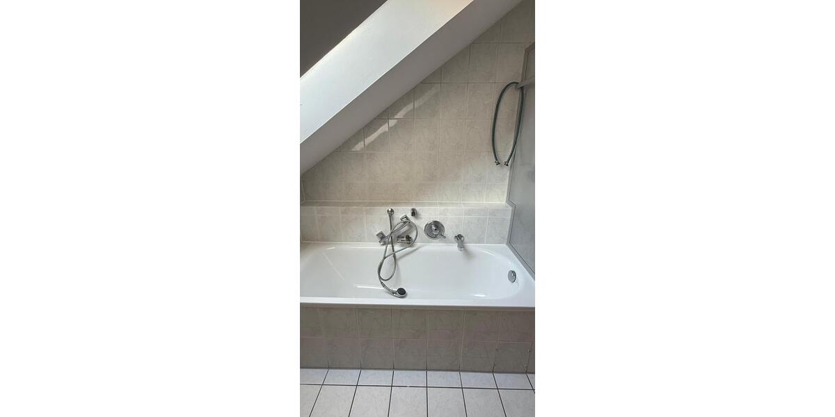 Dachgeschoßwohnung Großwallstadt - 2 Zimmer, 60 m&sup2;, 750&euro; | Angebot:26019894