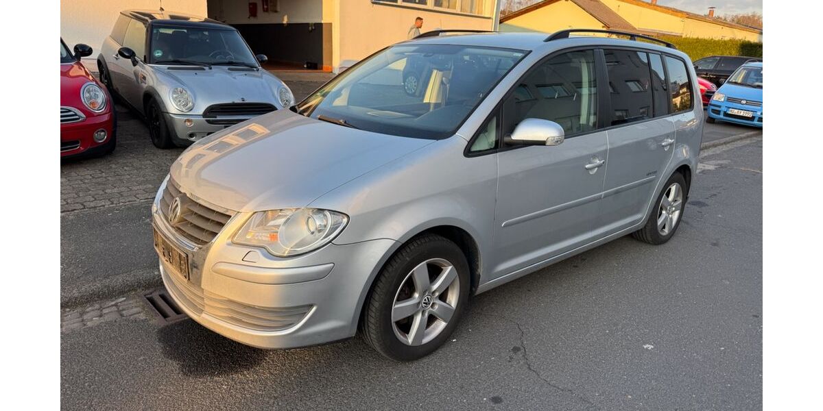 VW Touran 179.000 km 2.600 &euro; Hanau 63452