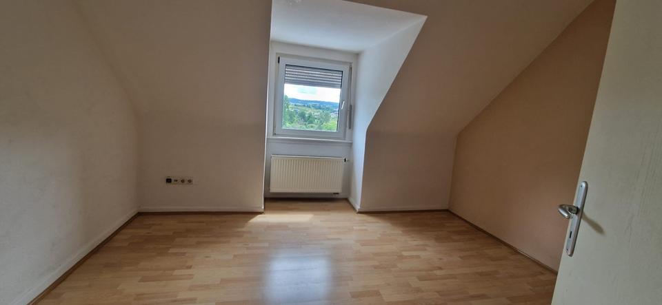 Dachgeschoßwohnung Gelnhausen - 3 Zimmer, 53 m&sup2;, 780&euro; | Angebot:25339692