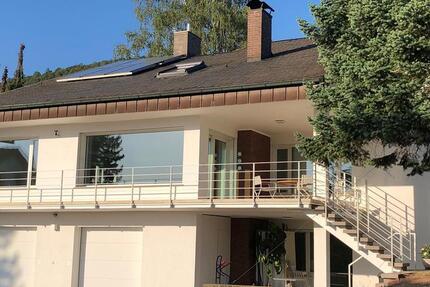 Haus Bürgstadt - 9 Zimmer, 300 m&sup2;, 2.950&euro; | Angebot:24940965