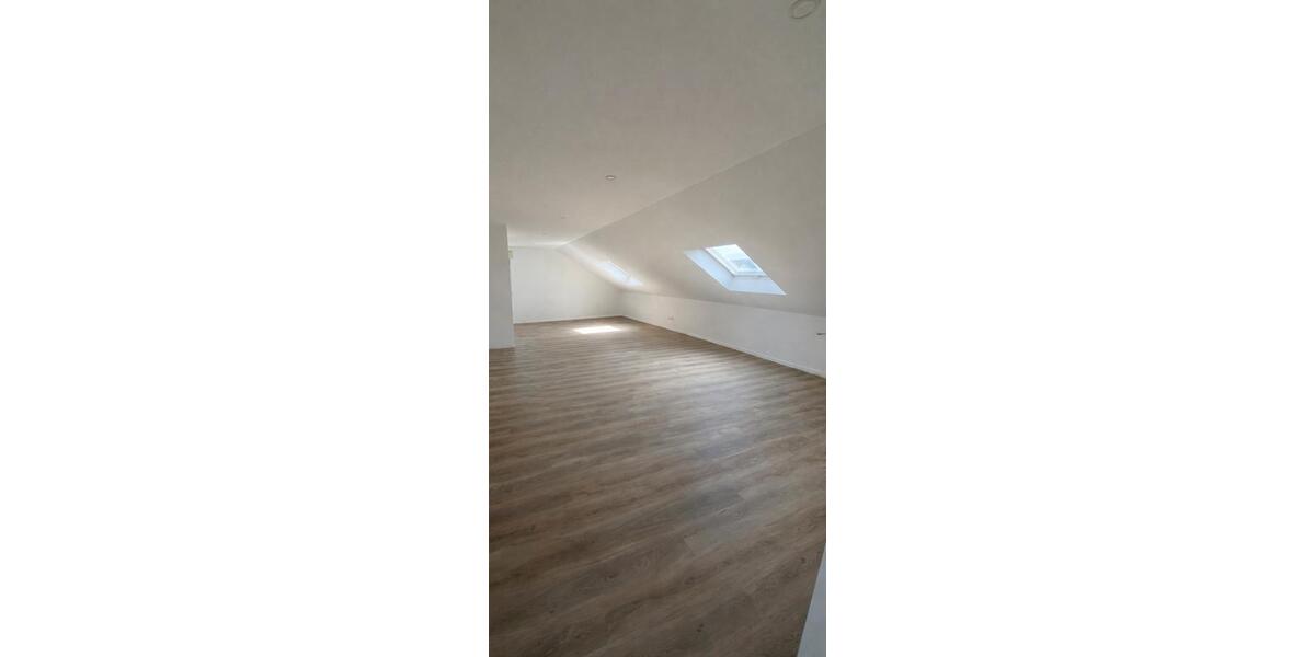 Dachgeschoßwohnung Großostheim - 3 Zimmer, 75 m&sup2;, 800&euro; | Angebot:26323435