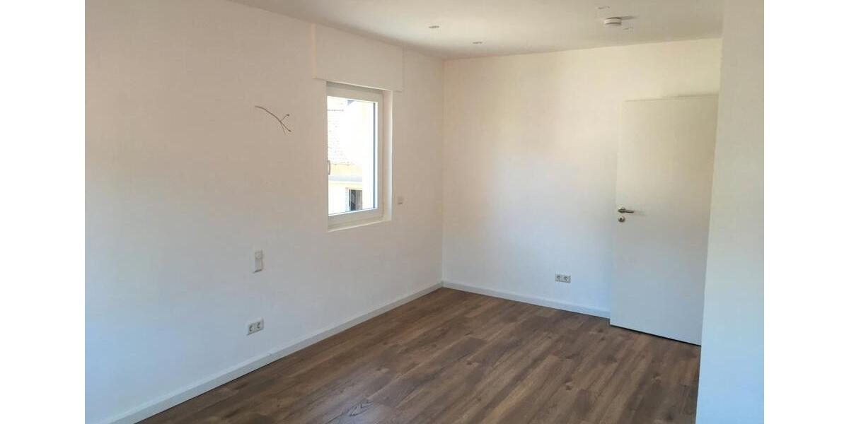 Einfamilienhaus Gründau - 5 Zimmer, 124 m&sup2;, 1.100&euro; | Angebot:26493857