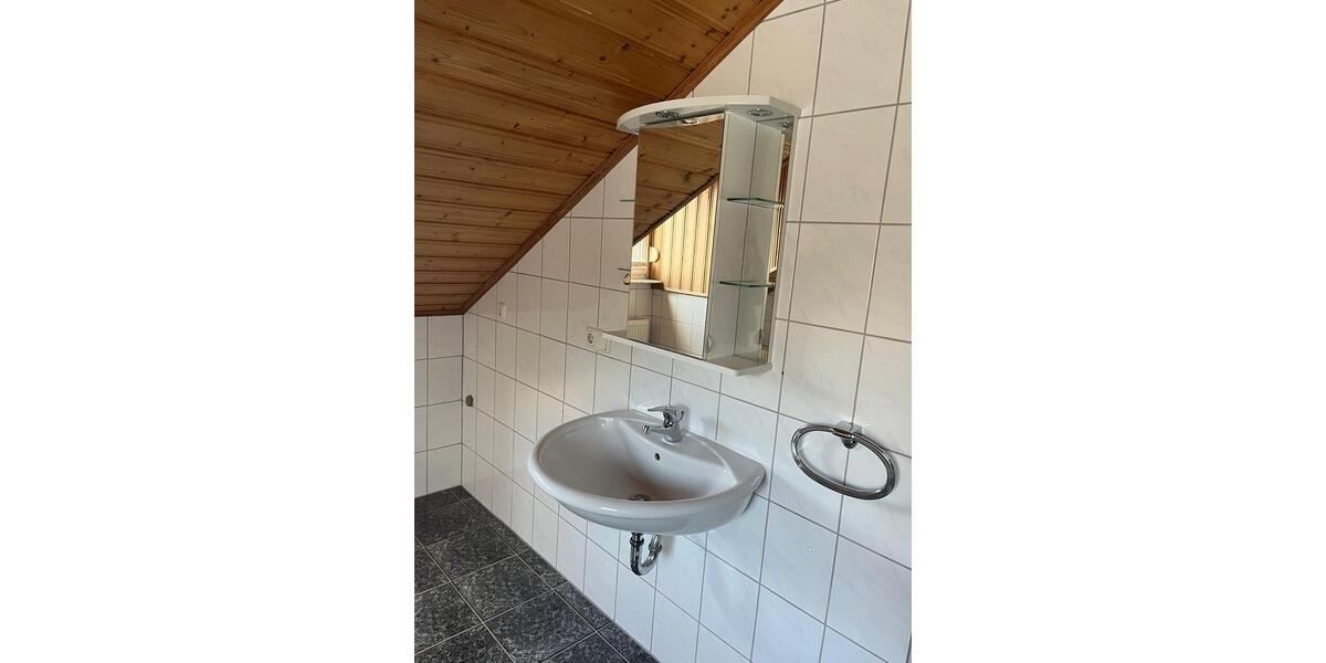 Etagenwohnung Großheubach - 3 Zimmer, 98 m&sup2;, 850&euro; | Angebot:25998893