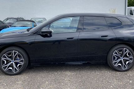 BMW iX 12.900 km 75.000 &euro; Aschaffenburg 63741