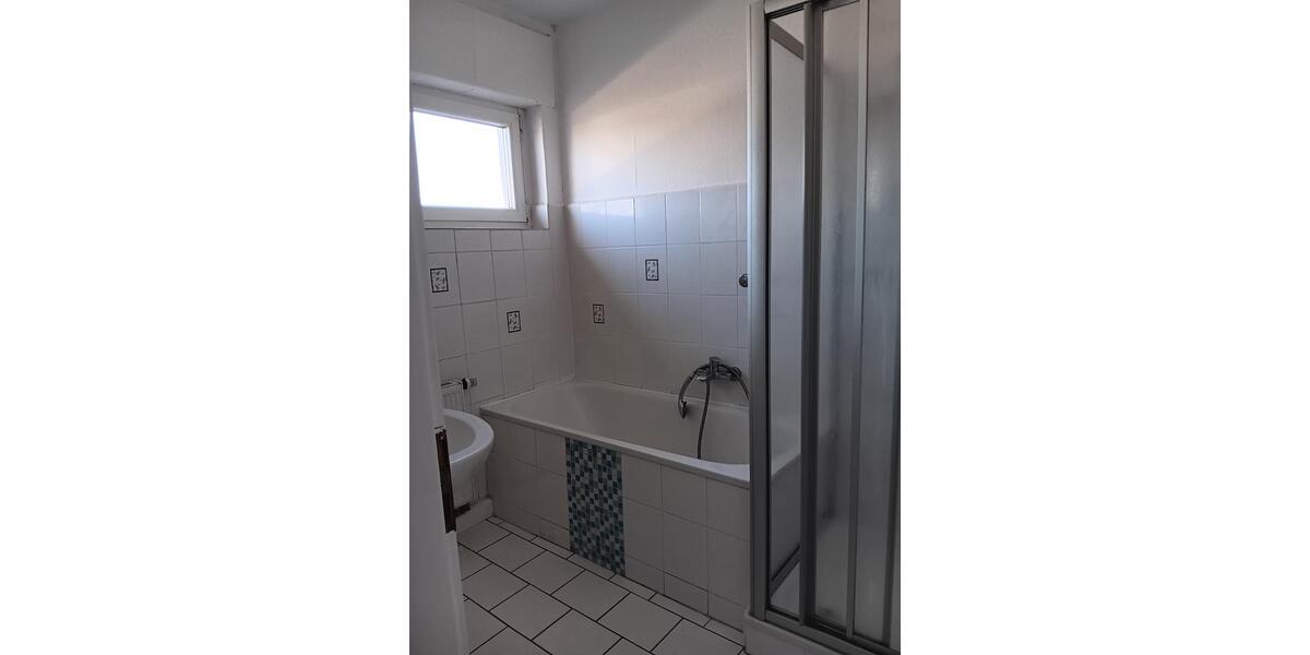 Etagenwohnung Goldbach - 3.5 Zimmer, 89 m&sup2;, 900&euro; | Angebot:25416856