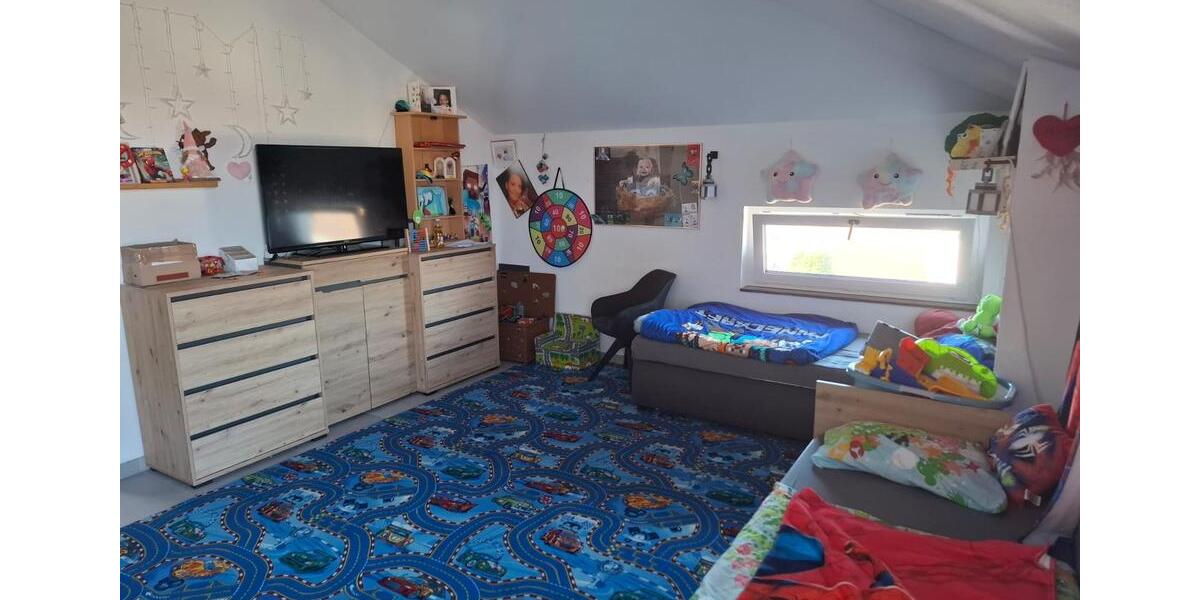 Dachgeschoßwohnung Erlenbach am Main - 5 Zimmer, 139 m&sup2;, 1.900&euro; | Angebot:26424663