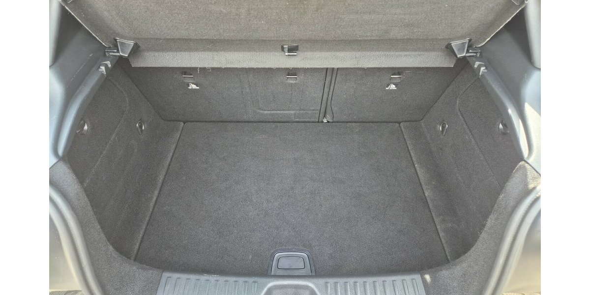 Mercedes-Benz A 200 BlueEfficiency, AMG-Line, LED, Klima, Navi, 91.800 km 17.790 &euro; Rodgau 63110