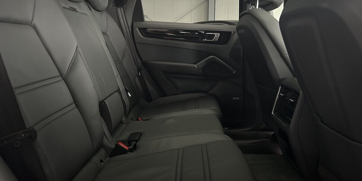 Porsche Cayenne AHK- LUFTFEDERUNG- MATRIX- PANORAMA-BOSE 51.622 km 52.949 &euro; Groß-Umstadt 64823