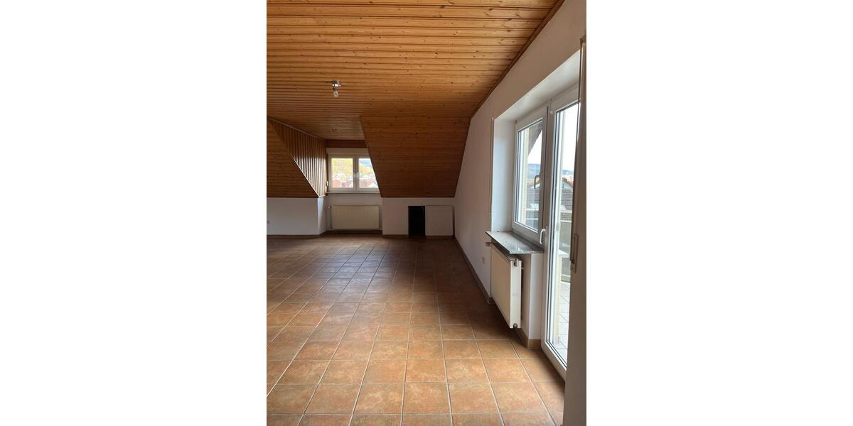 Etagenwohnung Großheubach - 3 Zimmer, 98 m&sup2;, 850&euro; | Angebot:25998893