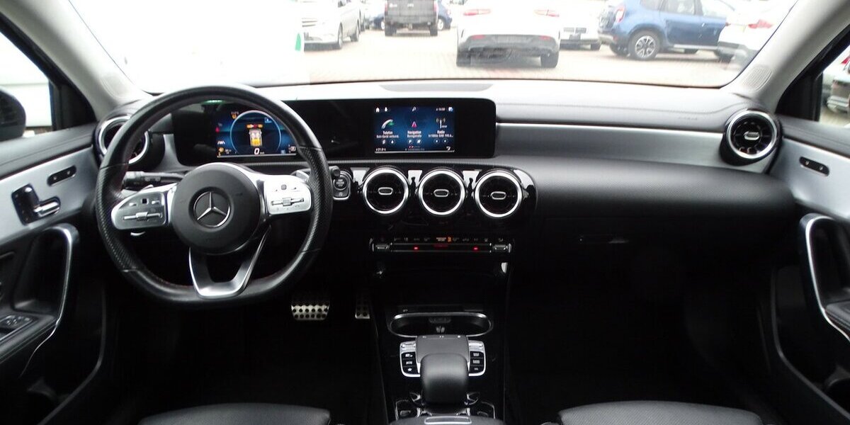 Mercedes-Benz A 200 AMG Line, Standheizung, Leder, Rückfahrkamer 145.252 km 17.990 &euro; Rodgau 63110