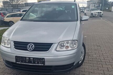VW Touran 170.000 km 3.990 &euro; Dietzenbach 63128
