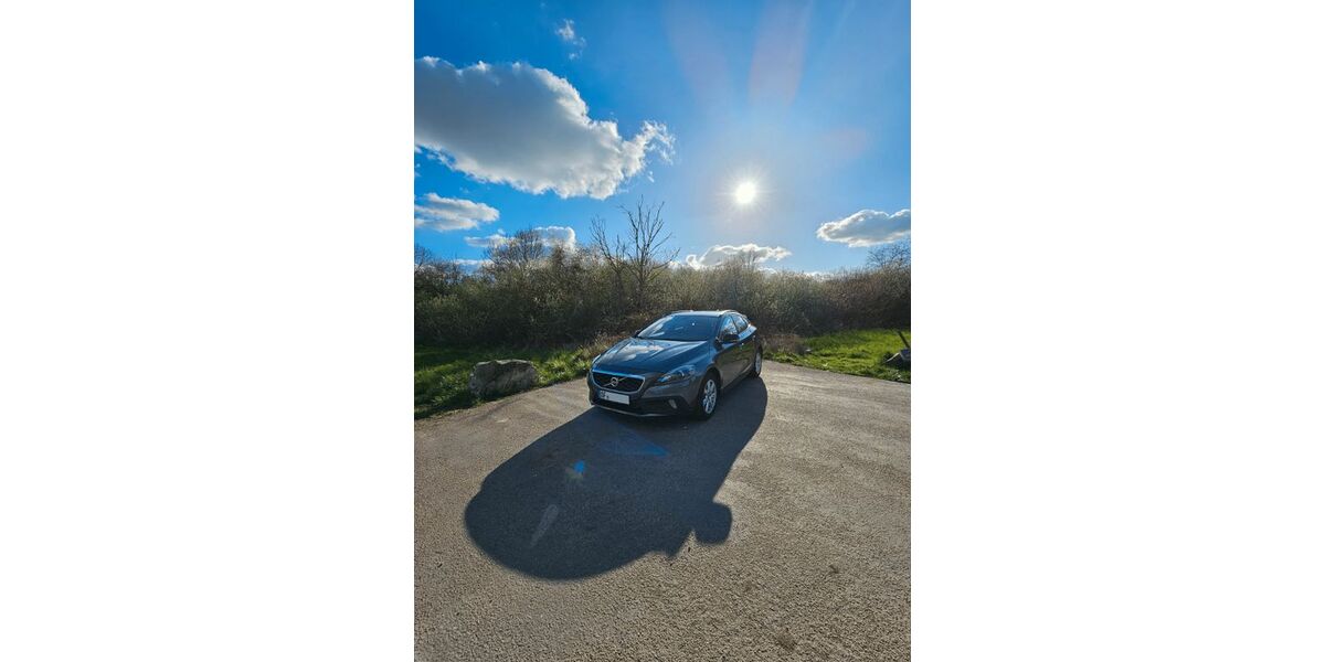 Volvo V40 Cross Country 199.436 km 14.050 &euro; Dietzenbach 63128