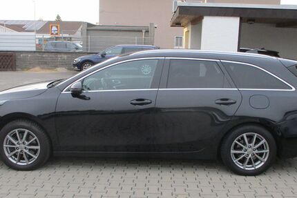 Kia ceed Sportswagon 106.245 km 16.989 &euro; Babenhausen 64832