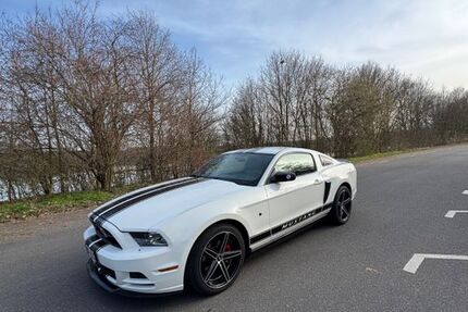 Ford Mustang 112.600 km 15.500 &euro; Mainflingen 63533