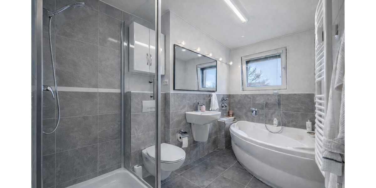 Etagenwohnung Aschaffenburg Schweinheim - 5 Zimmer, 116 m&sup2;, 399.500&euro; | Angebot:25690999