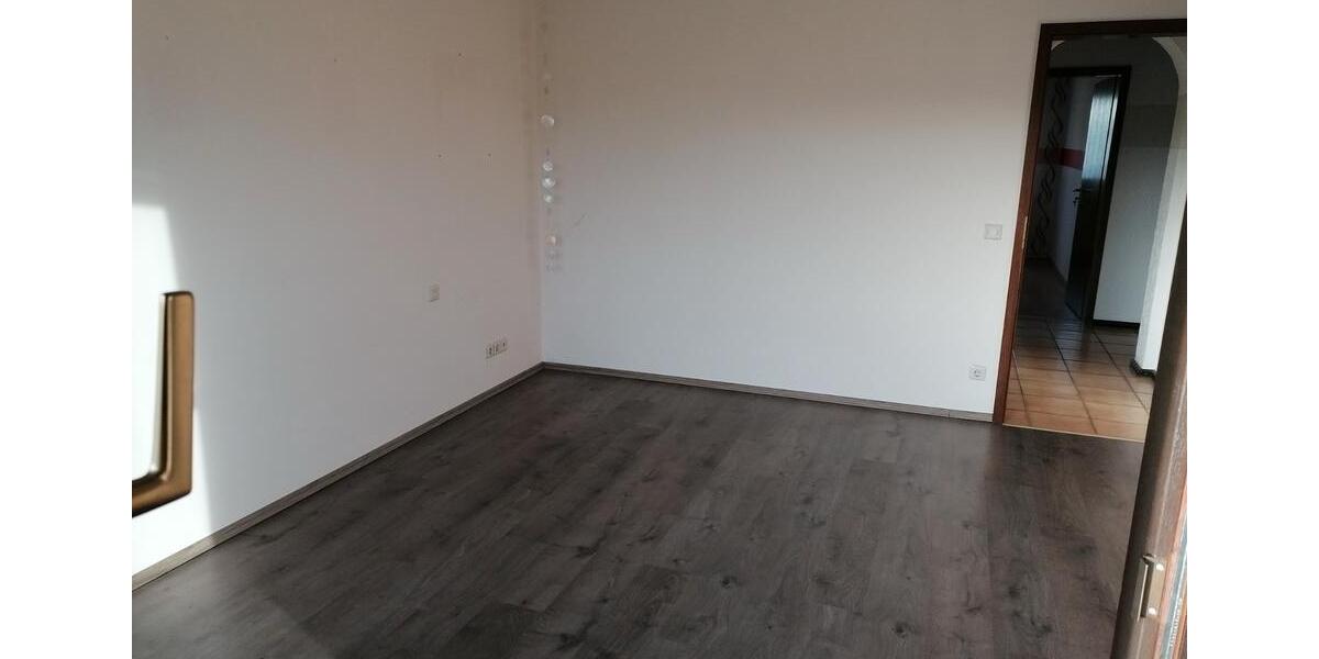 Etagenwohnung Weibersbrunn - 4 Zimmer, 131 m&sup2;, 960&euro; | Angebot:26019898