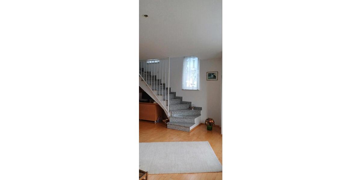 Etagenwohnung Maintal - 2 Zimmer, 65 m&sup2;, 1.350&euro; | Angebot:25146073