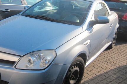 Opel Tigra 135.853 km 1.999 &euro; Aschaffenburg 63741